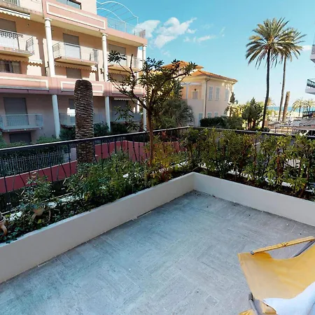 Apartment 2p Avec Terrasse, Garage Prive, Proche Centre Et Plages De - Fr-1-196-210 *