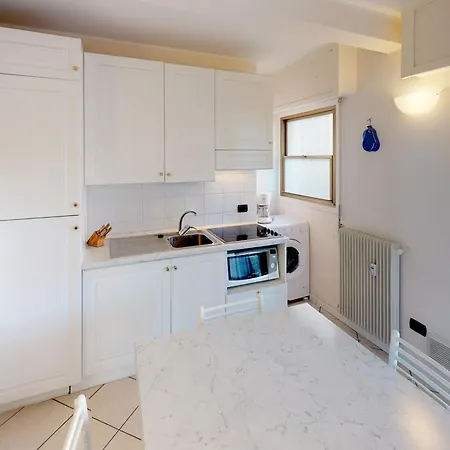 Appartement 2p Avec Terrasse, Garage Privé, Proche Centre Et Plages De - Fr-1-196-210 Menton