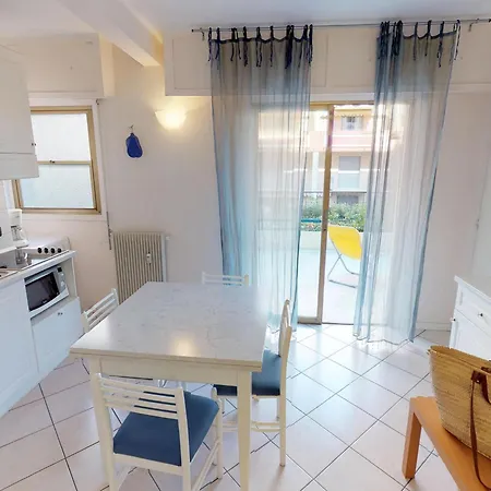2p Avec Terrasse, Garage Privé, Proche Centre Et Plages De - Fr-1-196-210 * Menton